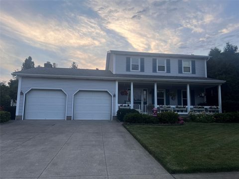 Homes For Sale - 4926 King Arthur Drive<br/> Erie, PA 16506