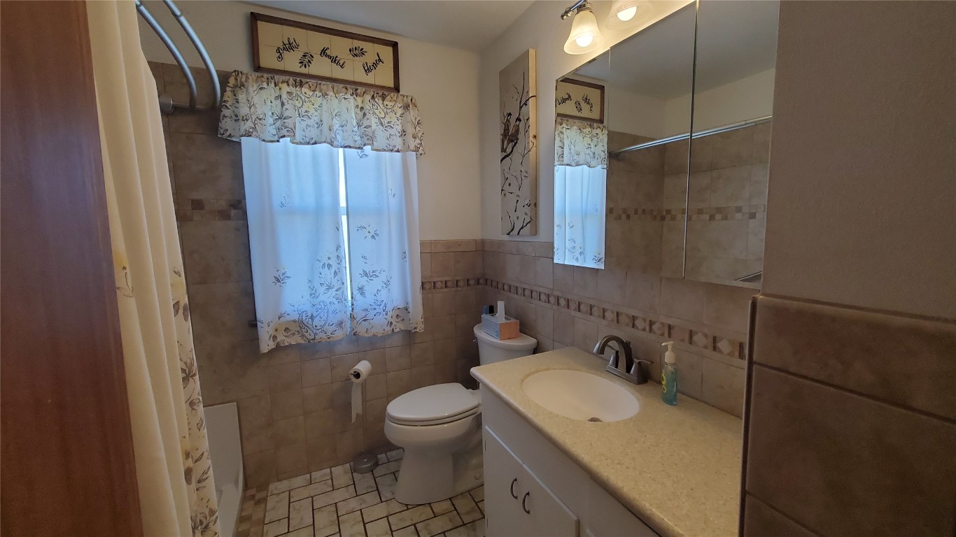 1642 W 24th Street, Erie, Pennsylvania image 10