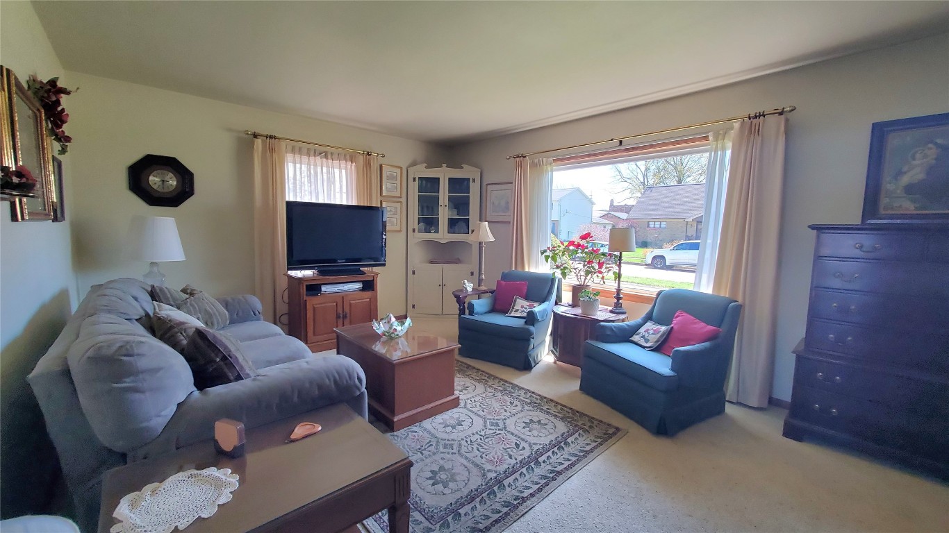 1642 W 24th Street, Erie, Pennsylvania image 3