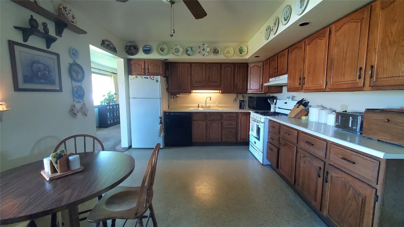 1642 W 24th Street, Erie, Pennsylvania image 4