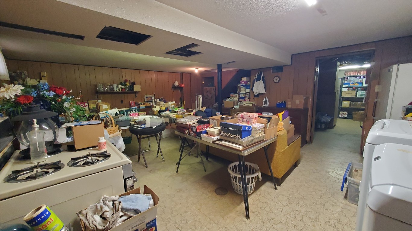 1642 W 24th Street, Erie, Pennsylvania image 21