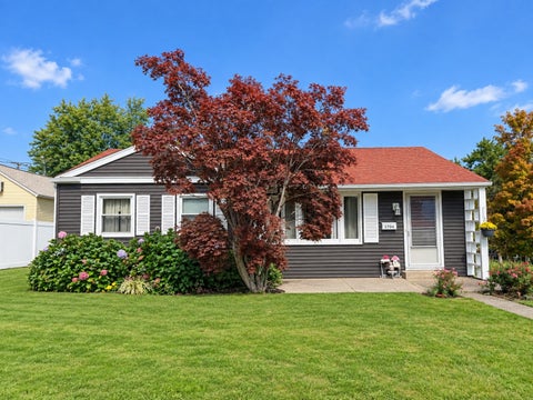 Homes For Sale - 1704 W 38th Street<br/> Erie, PA 16508