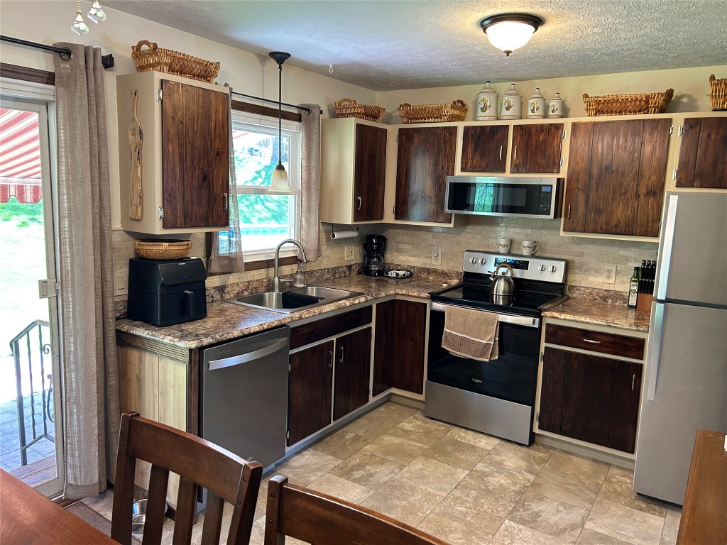 1024 W 37th Street, Erie, Pennsylvania image 13