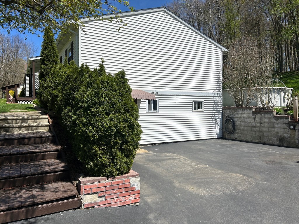 1024 W 37th Street, Erie, Pennsylvania image 4