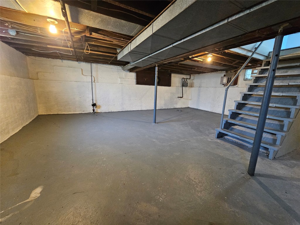 963 W 7th Street, Erie, Pennsylvania image 39