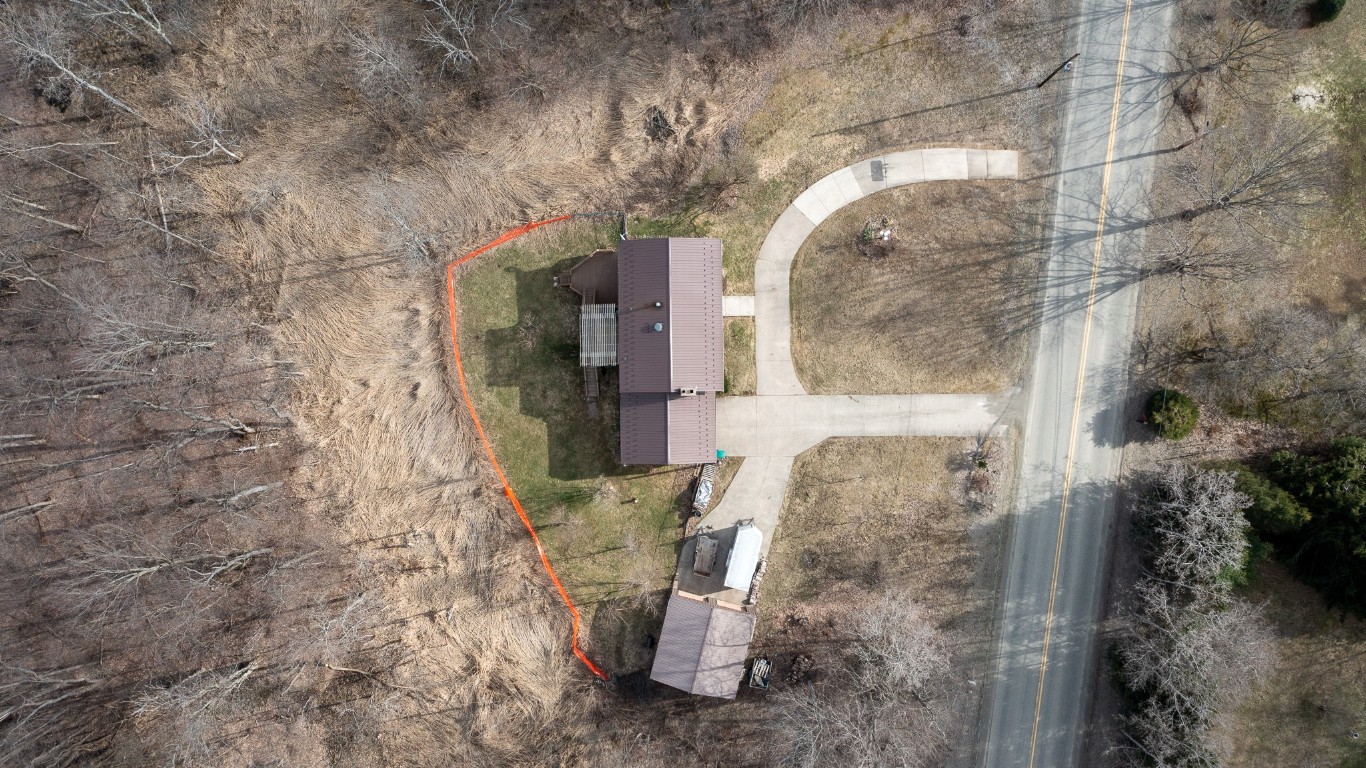 10751 Wales Road, Erie, Pennsylvania image 27