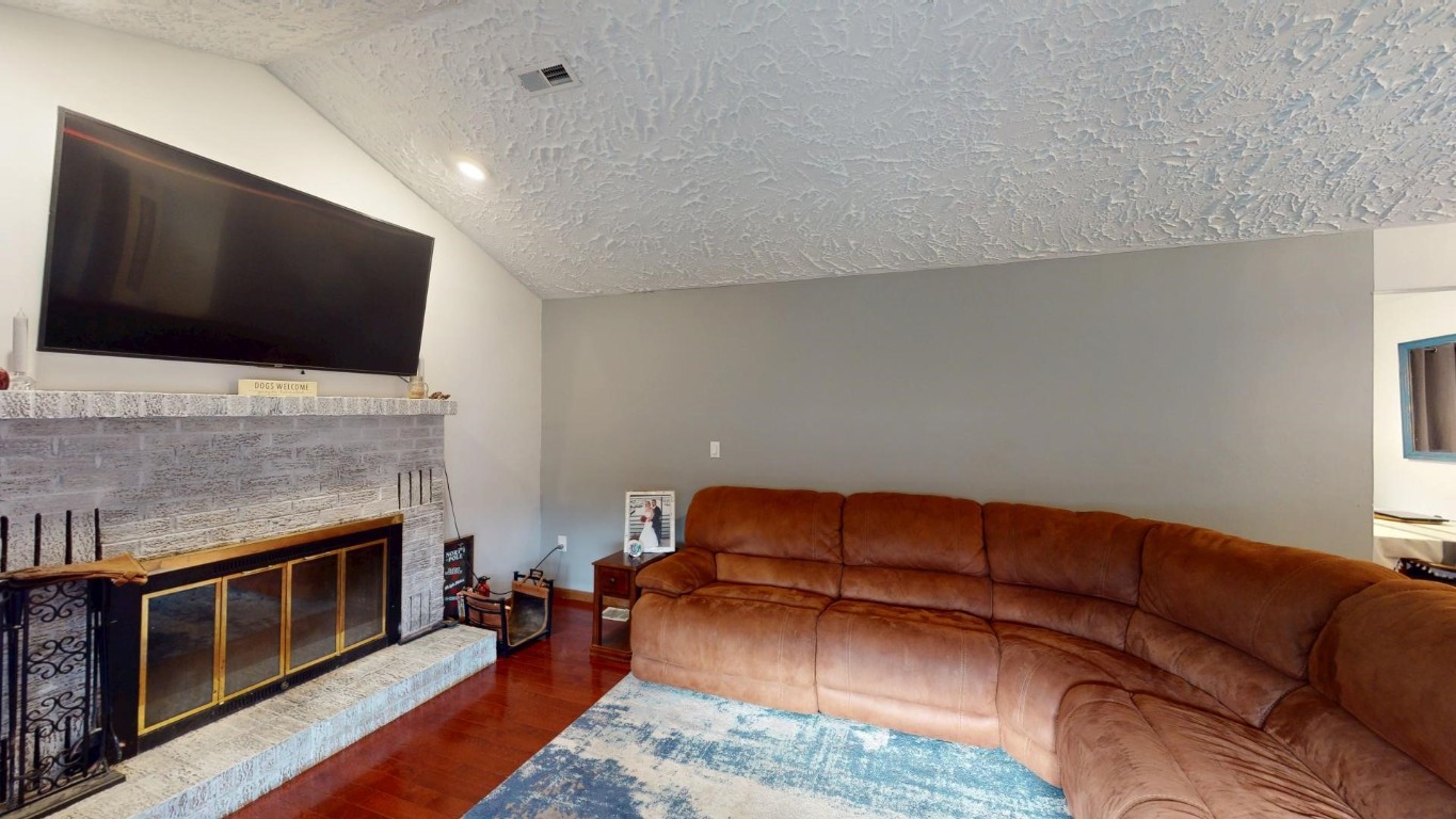 10751 Wales Road, Erie, Pennsylvania image 4