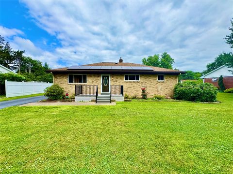 Homes For Sale - 1084 Woodmont Drive<br/> Crawford County, Meadville, PA 16335