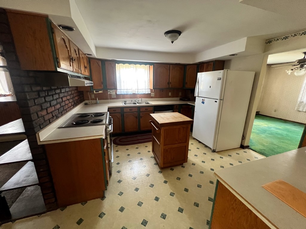 136 Hathaway West Street, Girard, Pennsylvania image 10