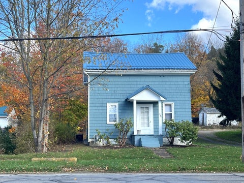 Homes For Sale - 130 S Main Street<br/> Crawford County, Springboro, PA 16435