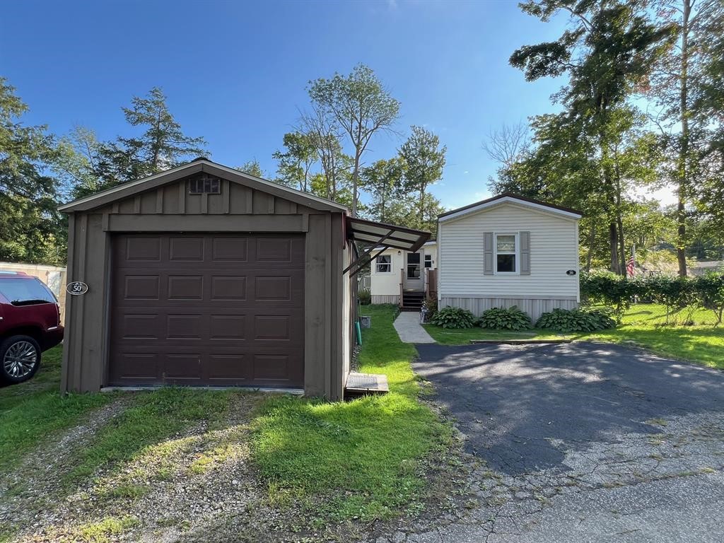 50 Maplenut Lane, Erie, Pennsylvania image 1