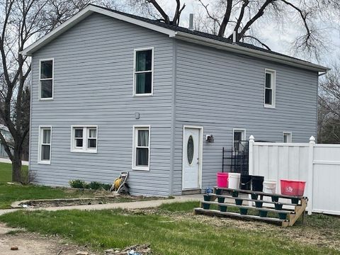 Homes For Sale - 4427 S Washington Street<br/> North East, PA 16428