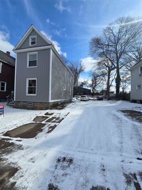Homes For Sale - 1131 W 11th Street<br/> Erie County, Erie, PA 16502