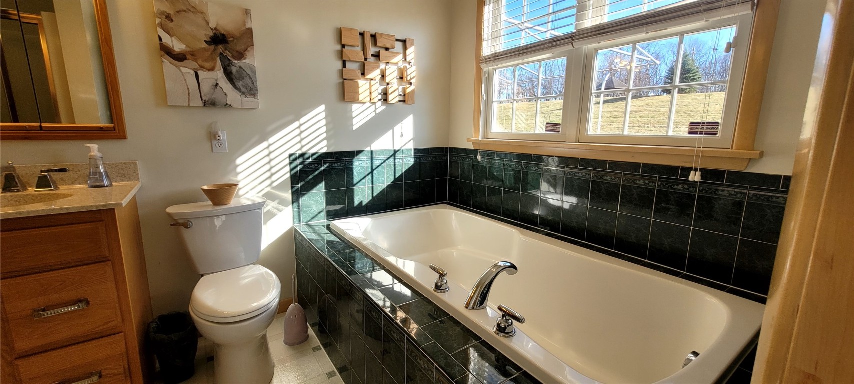 6610 Meadowland Circle, Erie, Pennsylvania image 12