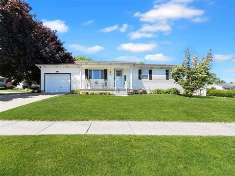 Homes For Sale - 3420 Debra Drive<br/> Erie, PA 16506