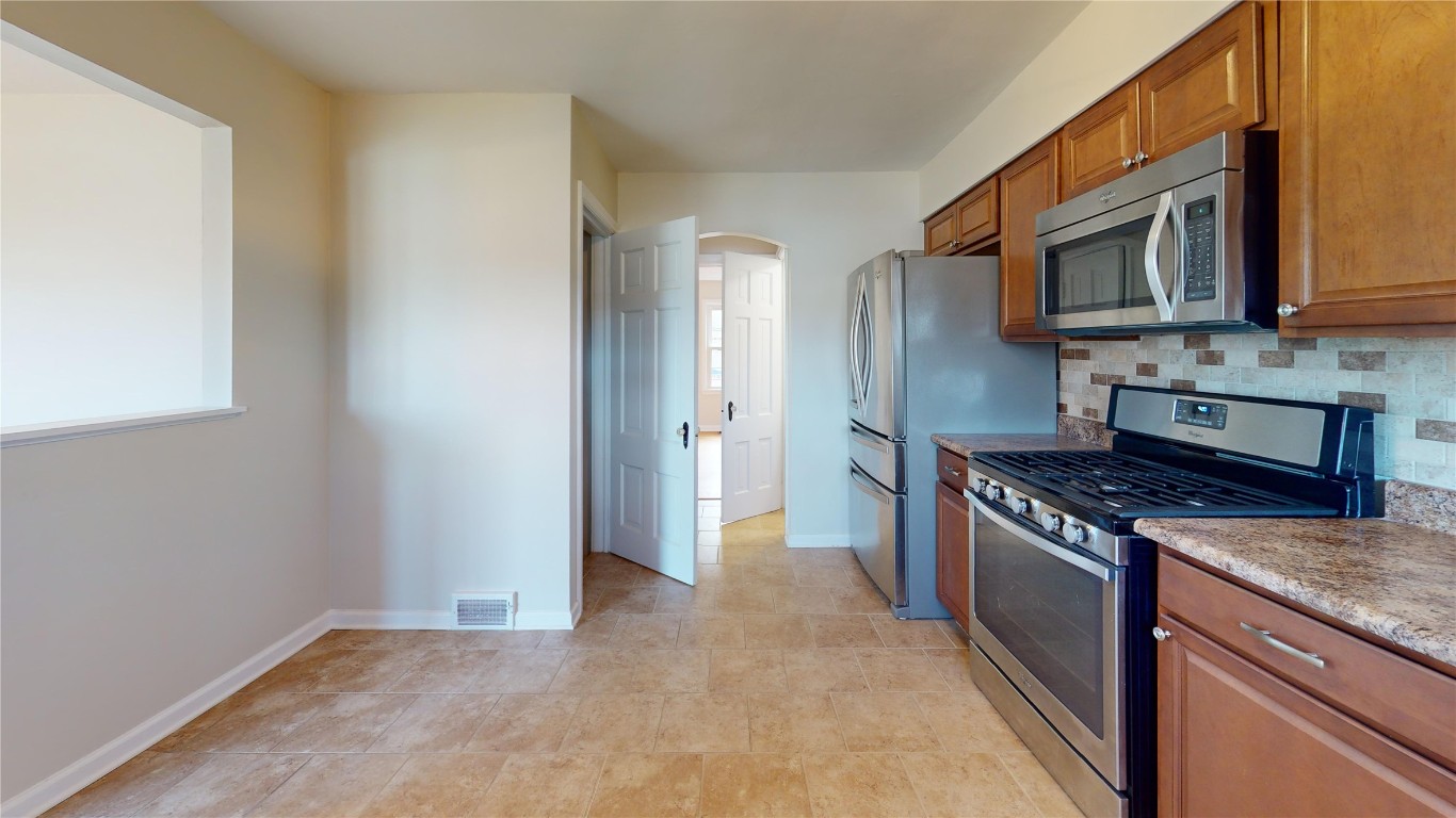 2104 Eastlawn Parkway, Erie, Pennsylvania image 6
