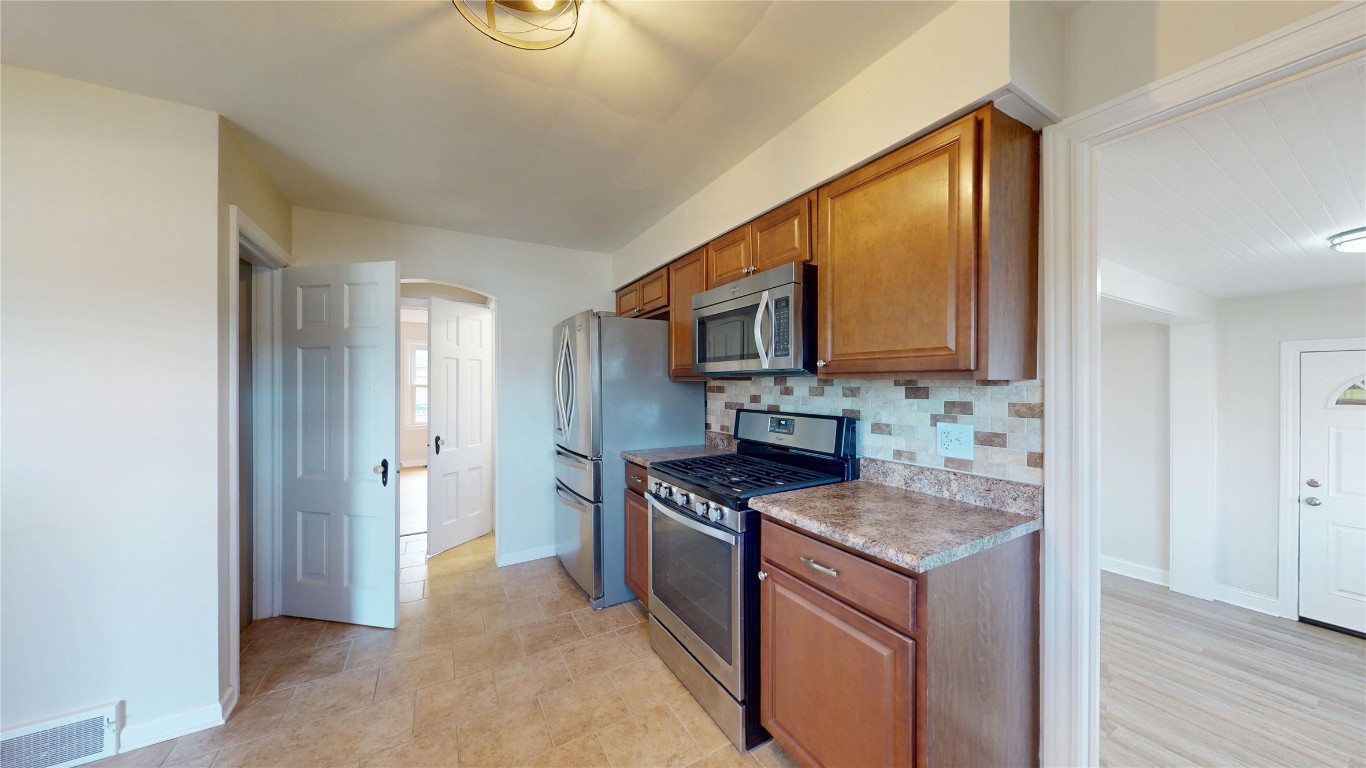 2104 Eastlawn Parkway, Erie, Pennsylvania image 7