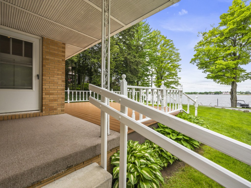 12052 Lake Drive, Conneaut Lake, Pennsylvania image 2