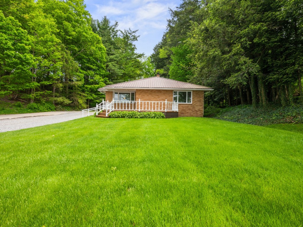 12052 Lake Drive, Conneaut Lake, Pennsylvania image 1