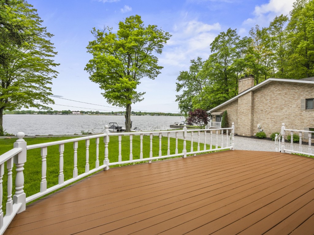 12052 Lake Drive, Conneaut Lake, Pennsylvania image 3