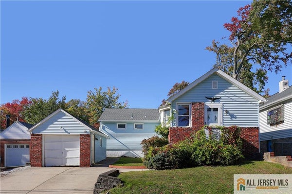 814 FORREST AVE, SOUTH AMBOY, NJ 08879 - Image 00a0f70dbaeaebeb1a3746b2136e7bda/1801883115