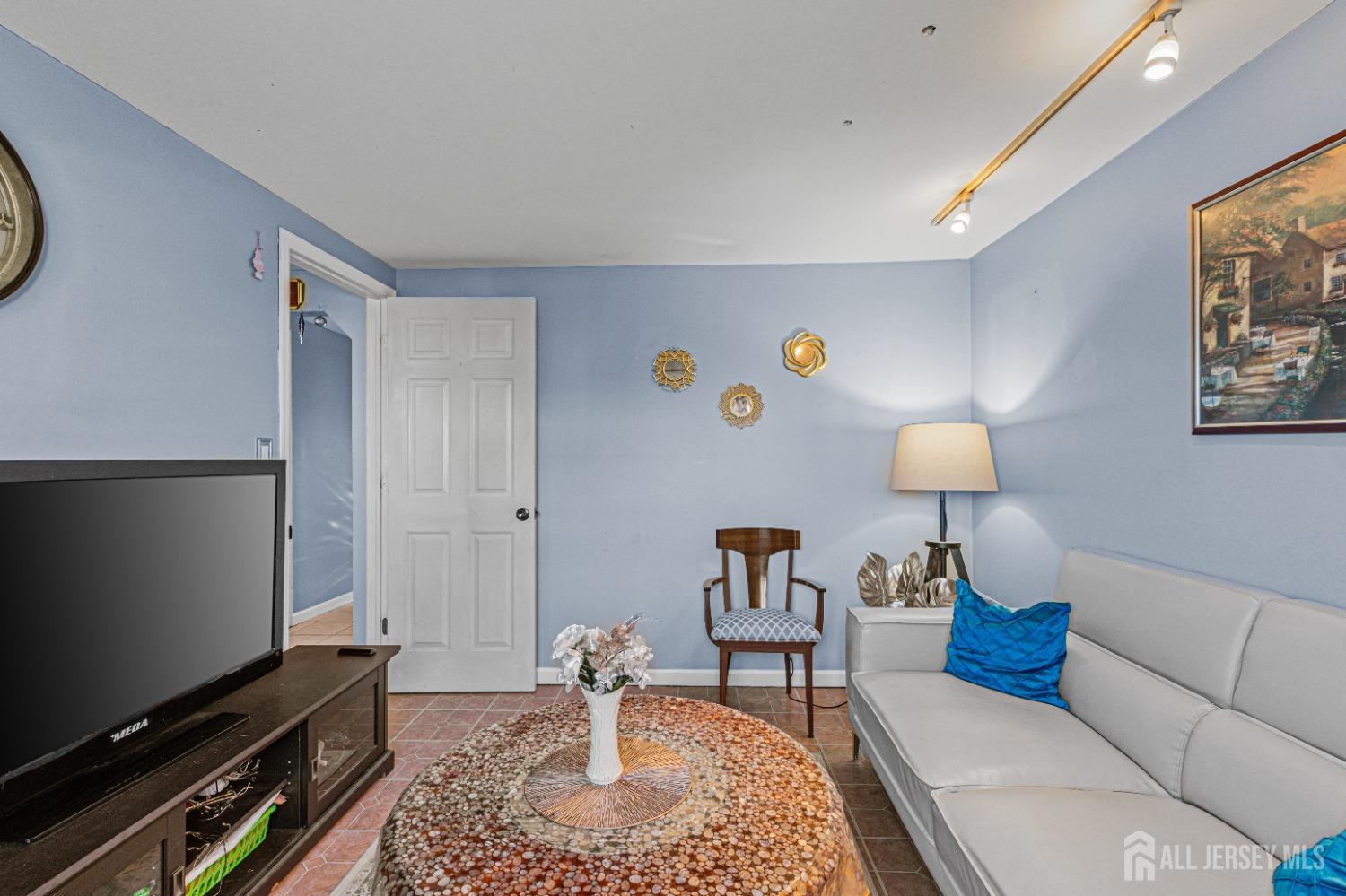 17 Sunnyside Drive, Carteret, New Jersey image 16