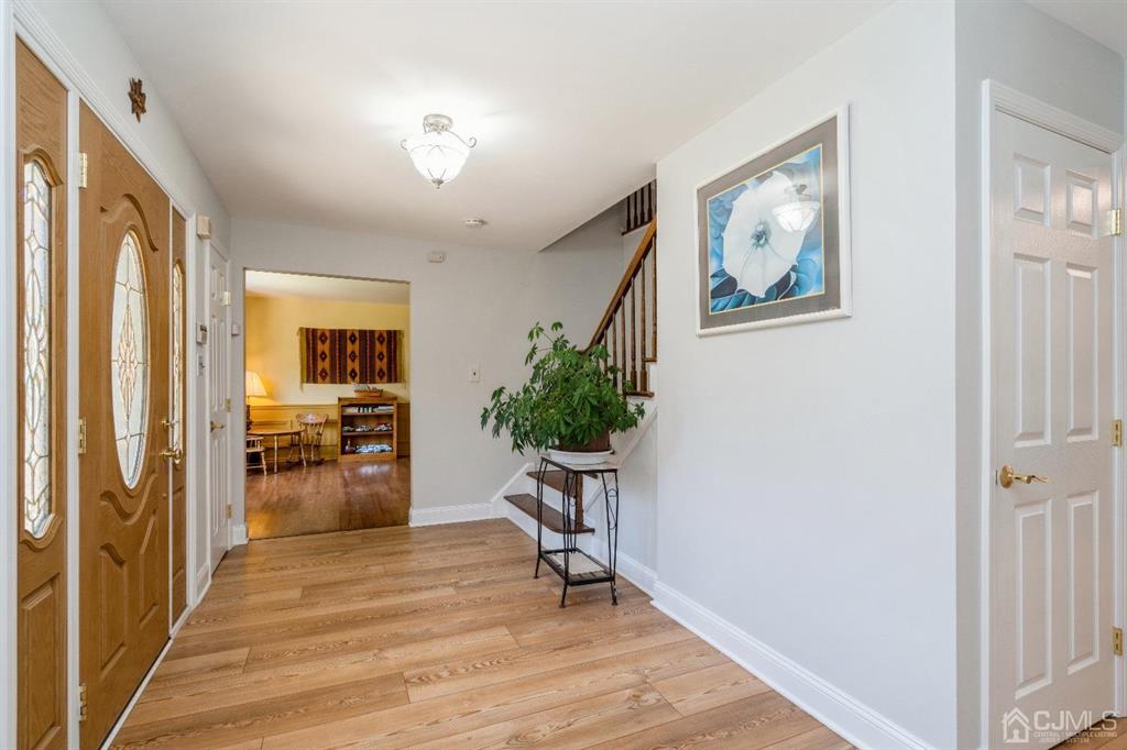 Photo 3 of 42 of 24 Poplar Avenue house