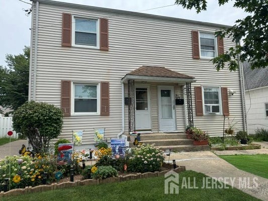 582 GARDEN AVE, WOODBRIDGE, NJ 07095 - Image 0128901f9c1dcee49a7d4bb4fbd01d79/291297371