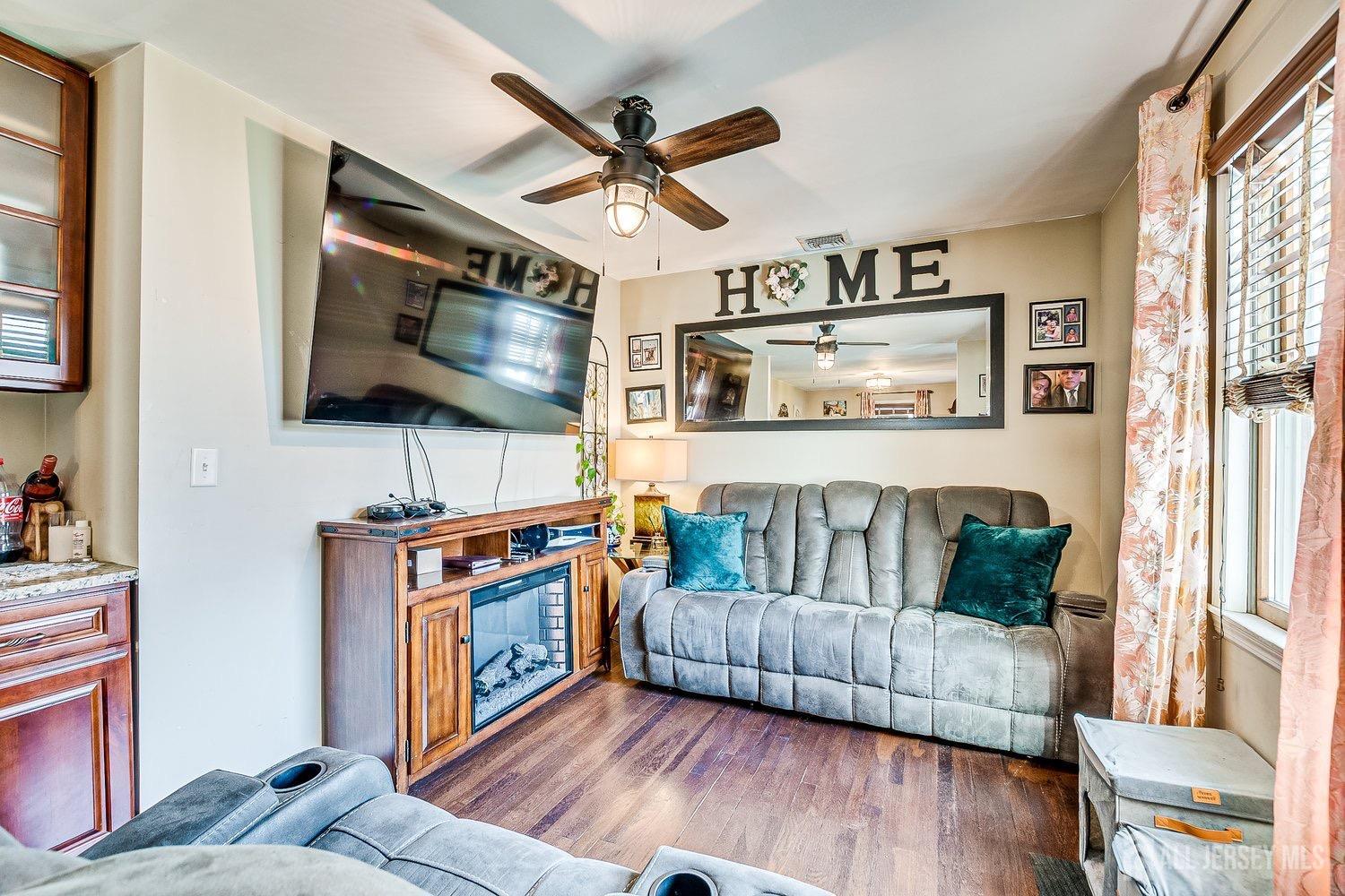 114 Garden Terrace, Edison, New Jersey image 5