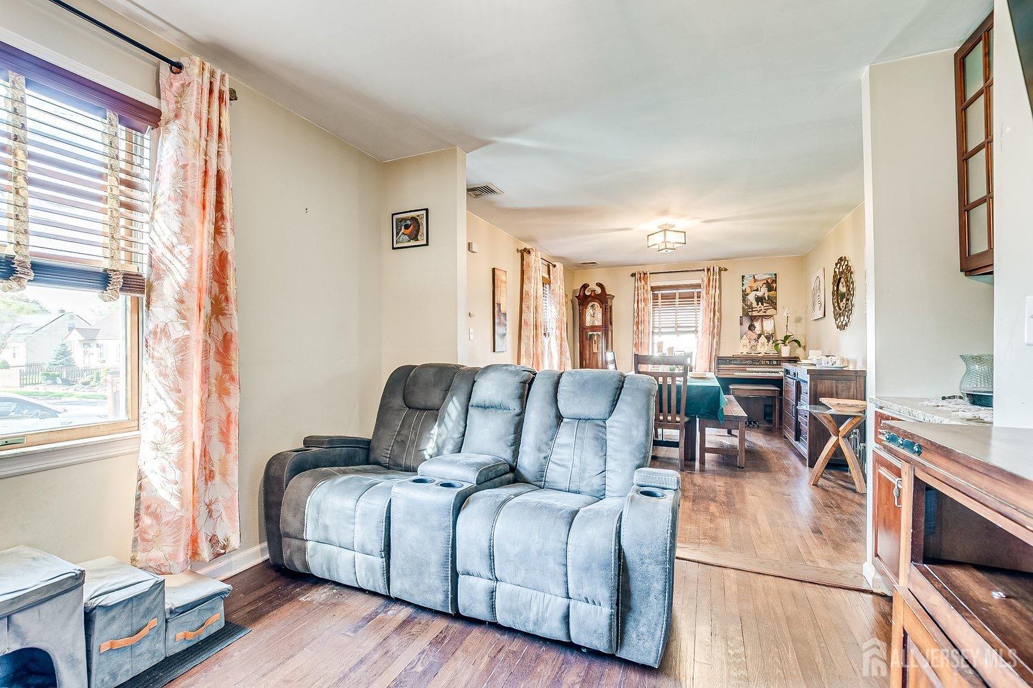 114 Garden Terrace, Edison, New Jersey image 10