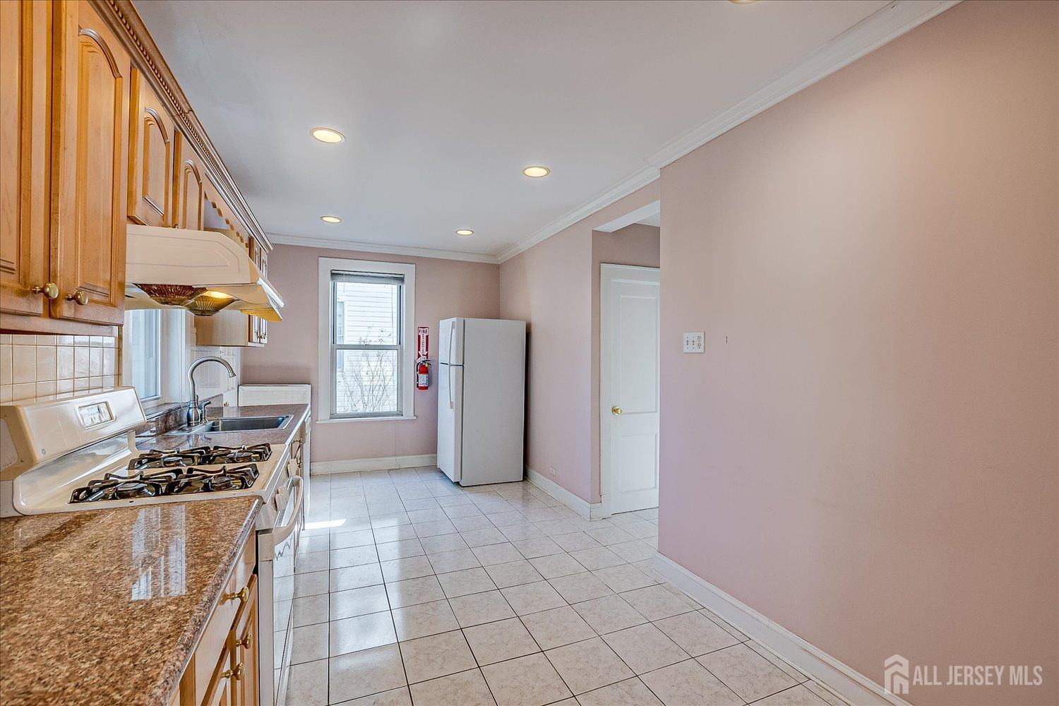 27 N 6th Avenue, Highland Park, New Jersey image 21