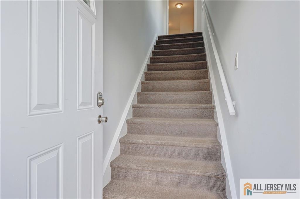 15 Lake Avenue #1B, East Brunswick, New Jersey image 2