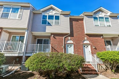 Townhouse For Rent - 544 Great Beds Court<br/> Perth Amboy, NJ 08861