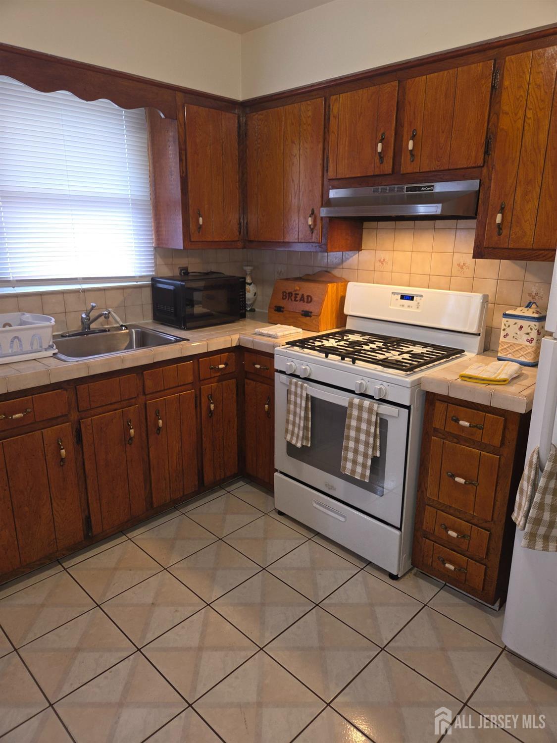 410 Harvard Street, Piscataway, New Jersey image 15
