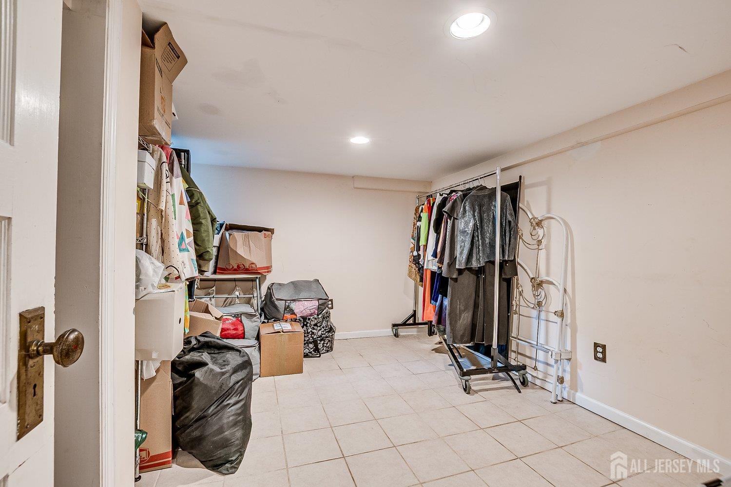 26 Bissett Place, Metuchen, New Jersey image 48