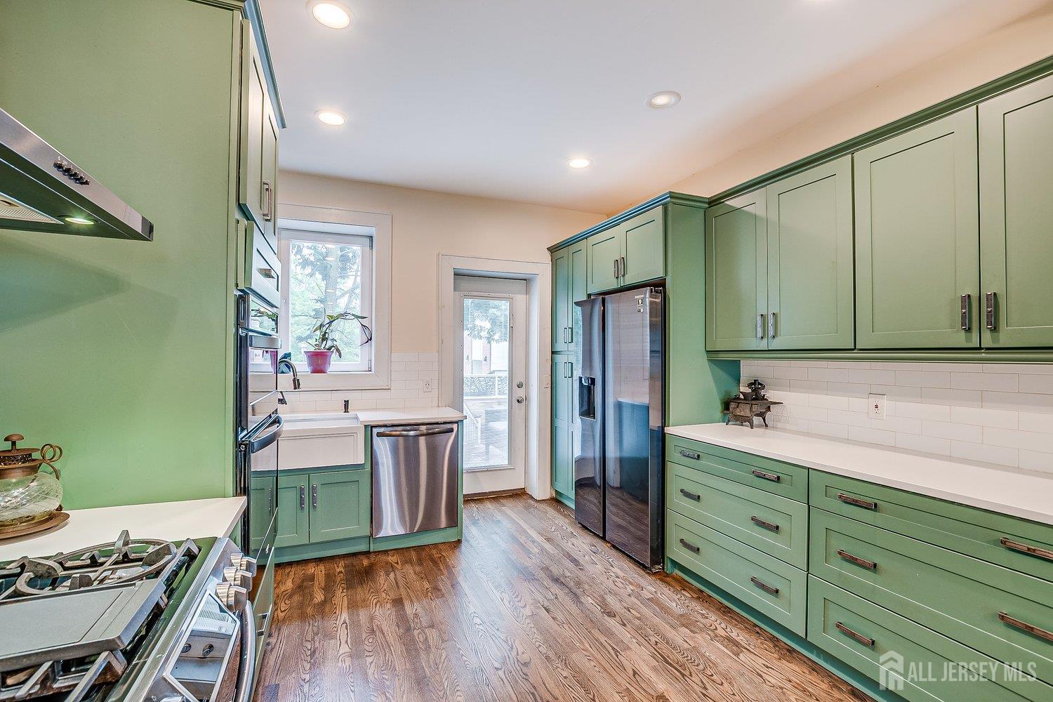 26 Bissett Place, Metuchen, New Jersey image 18