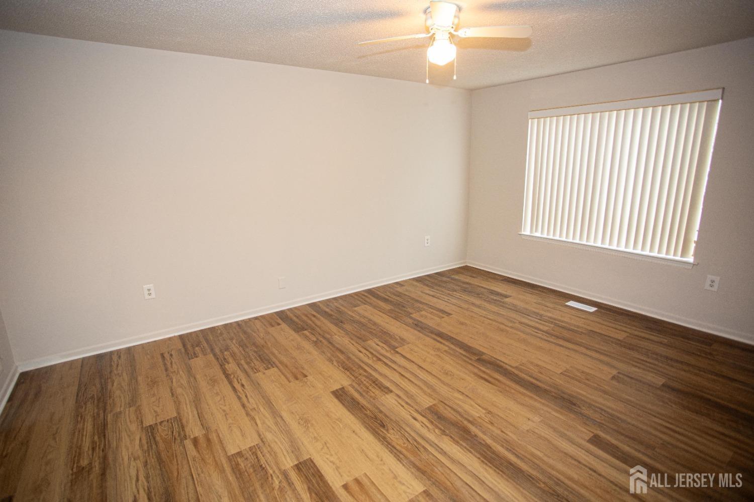 29 Chatham Square, Sayreville, New Jersey image 5