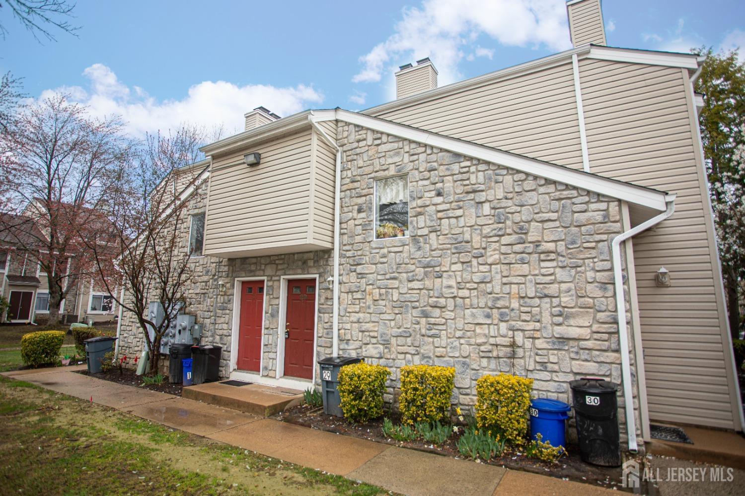 29 Chatham Square, Sayreville, New Jersey image 1