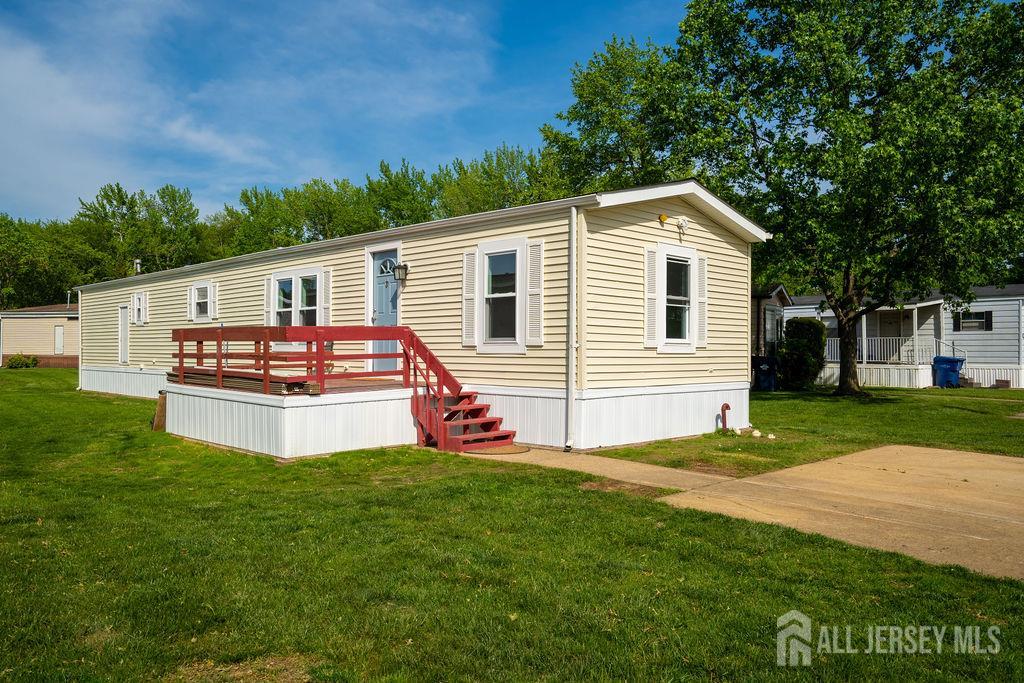 7 Deerbrook Boulevard, North Brunswick, New Jersey image 1