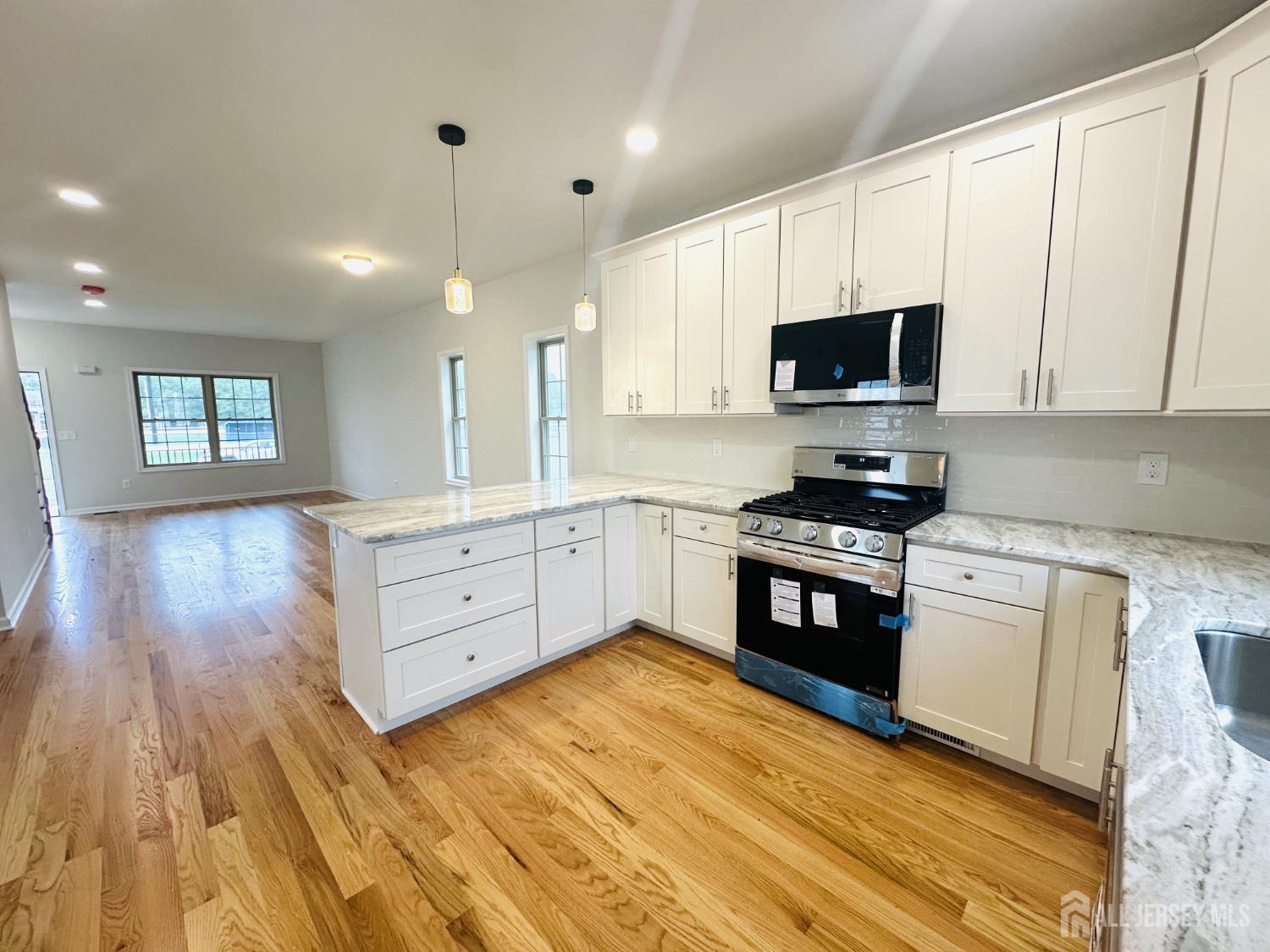 57 Wooley Street, Aberdeen, New Jersey image 8