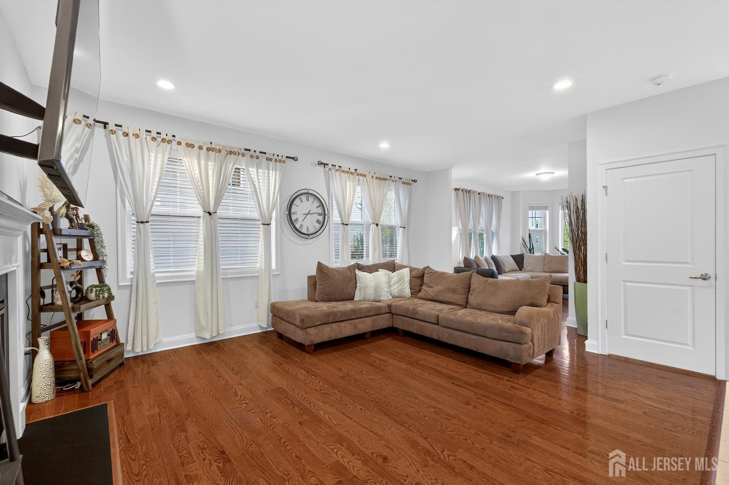 Old Bridge, New Jersey, 08857, United States, 6 Bedrooms Bedrooms, ,4 BathroomsBathrooms,Residential,Active,2041769
