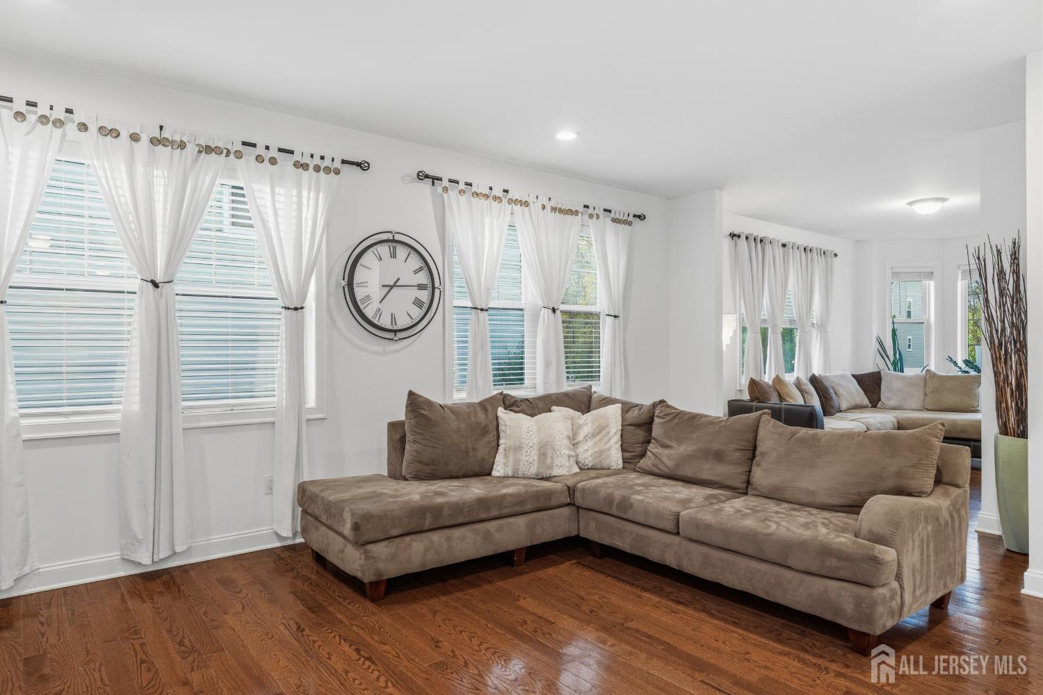 Old Bridge, New Jersey, 08857, United States, 6 Bedrooms Bedrooms, ,4 BathroomsBathrooms,Residential,Active,2041769