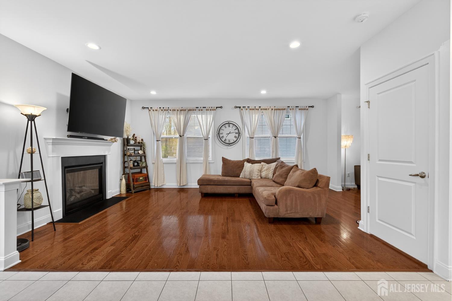 Old Bridge, New Jersey, 08857, United States, 6 Bedrooms Bedrooms, ,4 BathroomsBathrooms,Residential,Active,2041769