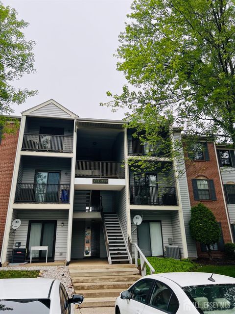 Condo For Sale - 285 Hampshire Court<br/> Piscataway, NJ 08854