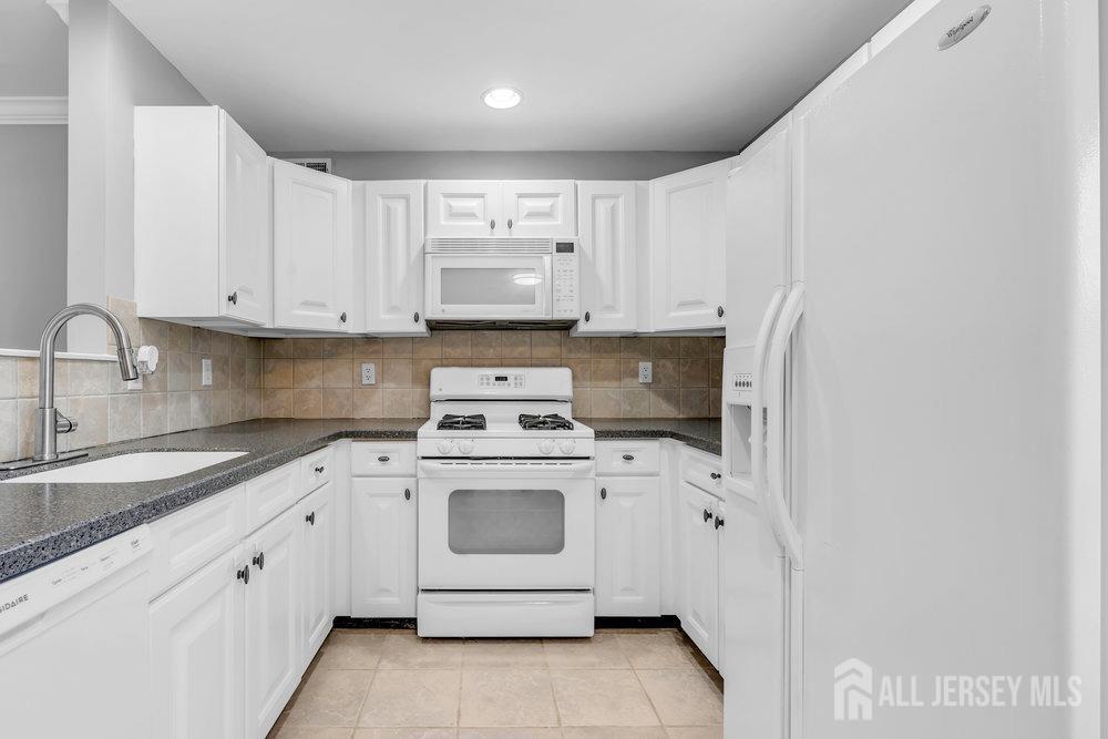 3 Kuczynski Drive, Sayreville, New Jersey image 9