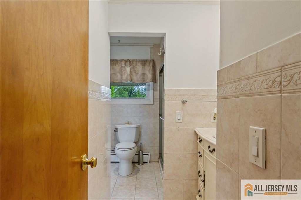 8 Harold Avenue, Edison, New Jersey image 14