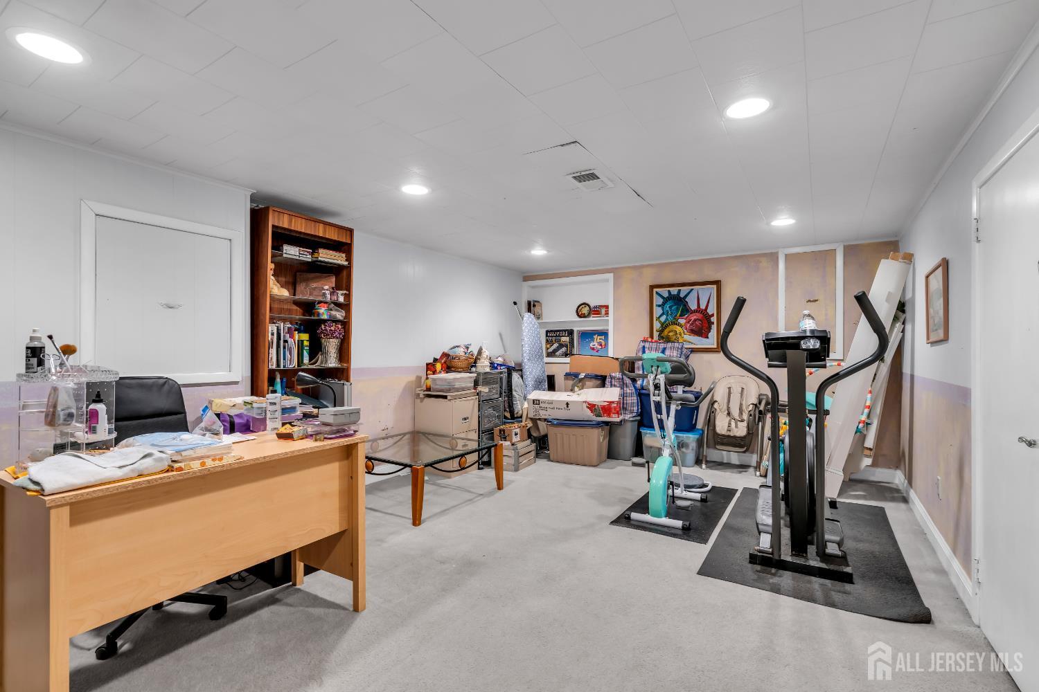 90 Ryders Lane, East Brunswick, New Jersey image 10