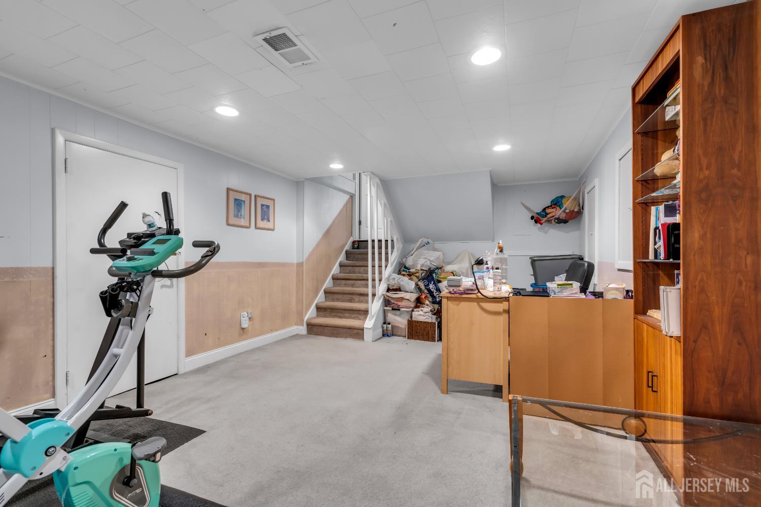 90 Ryders Lane, East Brunswick, New Jersey image 11