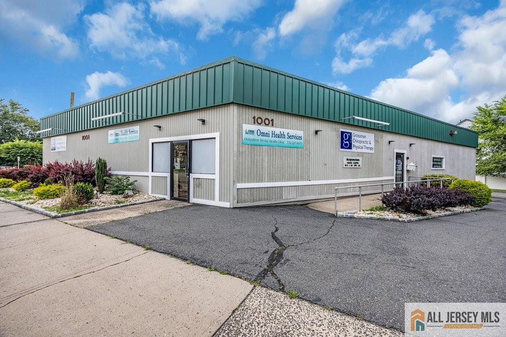 Photo 1 of 28 — 1001 Raritan Avenue, Highland Park, NJ 08904
