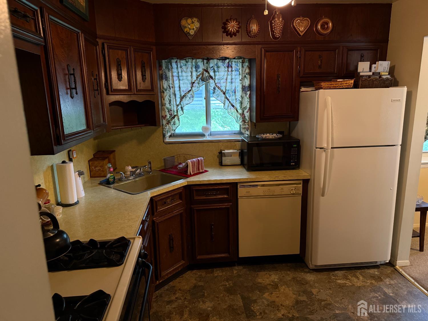 1808 Stratford Avenue, South Plainfield, New Jersey image 8